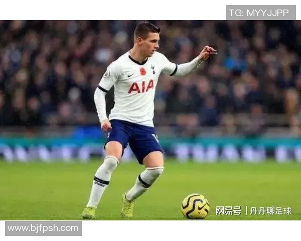 足球明星女性形象真实照片展示与分析探讨