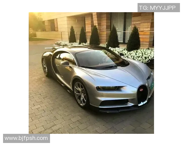 足球明星们的豪华座驾揭秘：他们的私人汽车与个性化选择